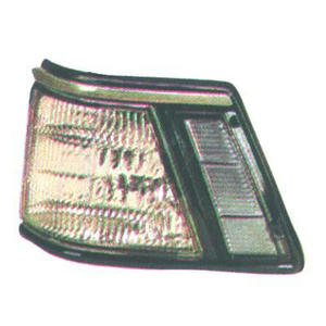 Feux de position position droit - Compatible avec Nissan Bluebird (T11) de 1984 à 1986